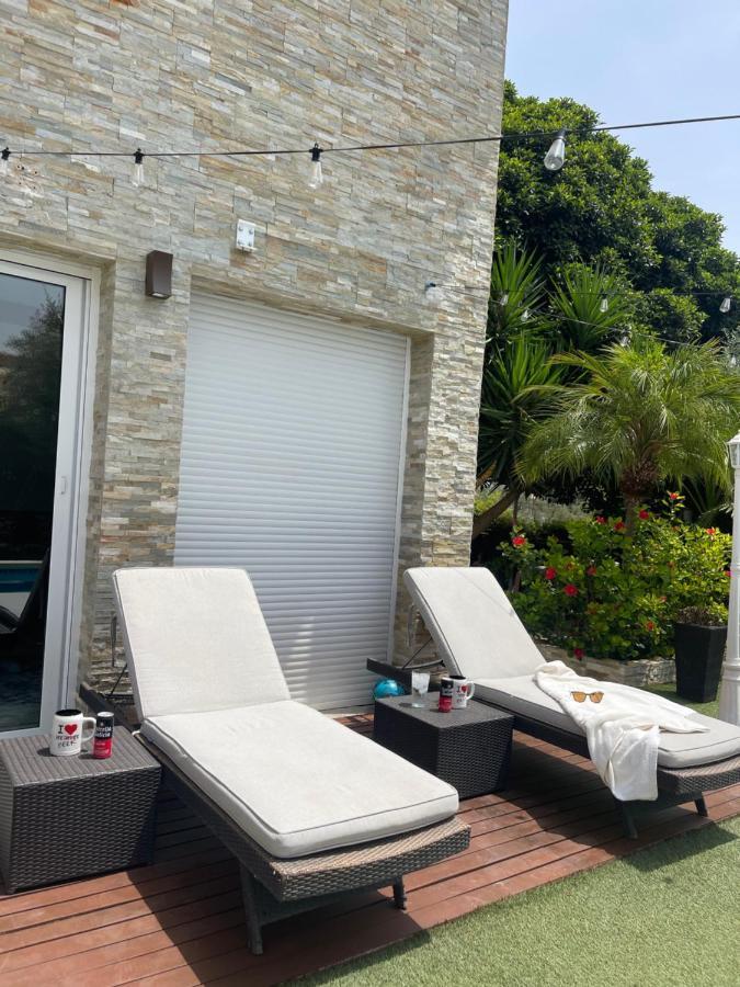 Habitación con cama extra doble más sofa cama apta hasta para 4 personas con baño privado San Vicente Raspeig Exterior foto
