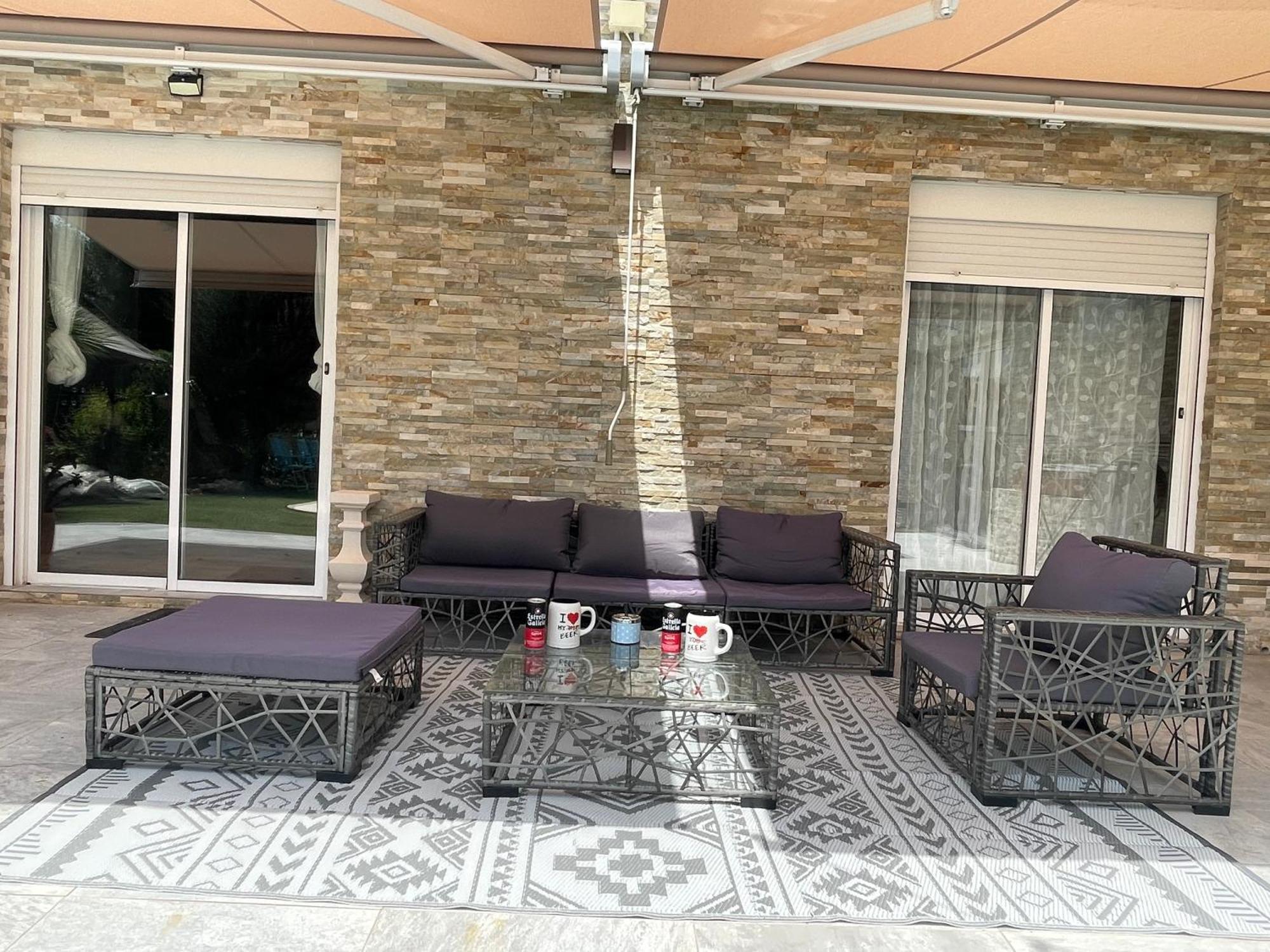 Habitación con cama extra doble más sofa cama apta hasta para 4 personas con baño privado San Vicente Raspeig Exterior foto